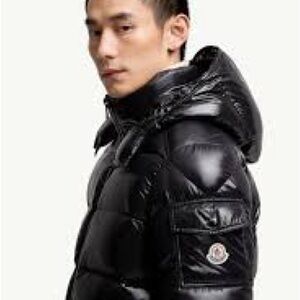 Just tryna get rid of my moncler need a new coat here you go!!